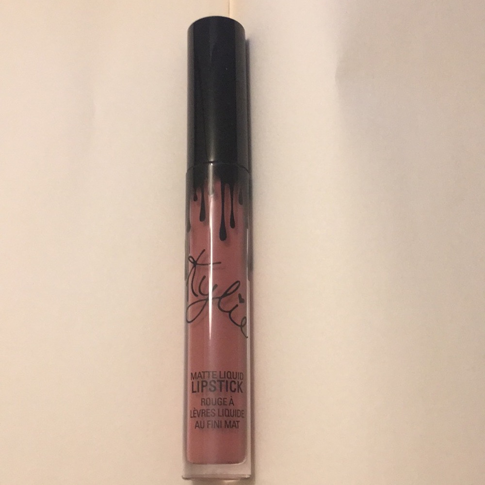 Kylie Jenner Lipstick in Candy K